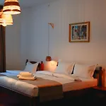 Bark Inn - Bed And Breakfast
